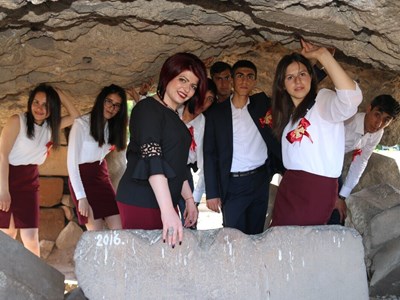 Ասյա Մնացականյան