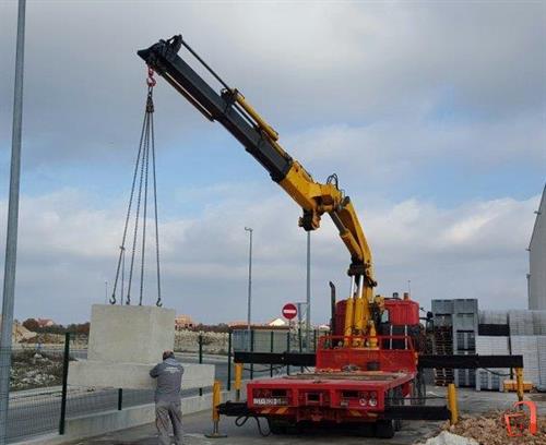Kran-Digalka-i-Transpor-na-Masini-Kontejneri.jpg