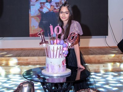 ԷԼԻՆԱ ՄԱԼԽԱՍՅԱՆ