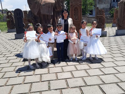 Ելենա Եղիազարյան