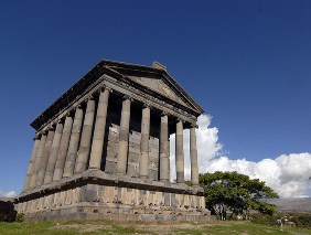 Գառնիի հեթանոսական տաճար.jpg